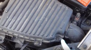 How To Repalce a Air Filter for a 2005 Dodge Neon (2000-2005)