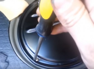 Steps to Replacing a  Fuel Pump on a Volkswagen Passat