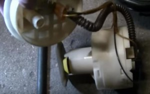 how to Replacing a  Fuel Pump on a 2000 Volkswagen Passat