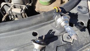 How To Install Headlight Bulbs in Volkswagen Passat B5.5 333
