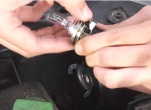 How To Replace the Headlight Bulbs on a 2004 Volkswagen Passat