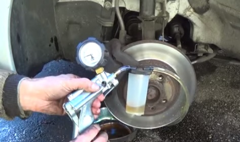 how to bleed brakes with a vacuum pump