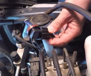 How To Replace a Headlight Bulb Pasneger Side 5