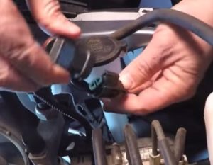How To Replace a Headlight Bulb Pasneger side 4
