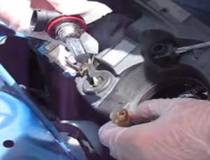 How To Replace the Headlight Bulb on 2005 2010 Pontiac G6 Pic 999