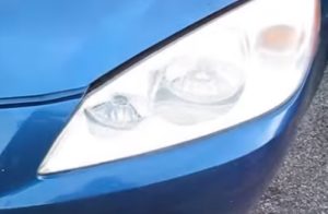 How To Replace the Headlight Bulb on 2005–2010 Pontiac G6 Pic 2