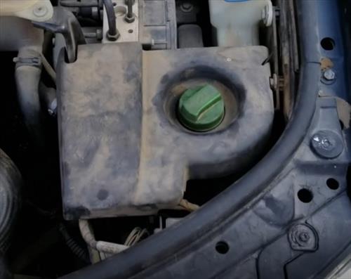 How To Check and Add Power Steering Fluid Passat 1998 – 2005 Location 2