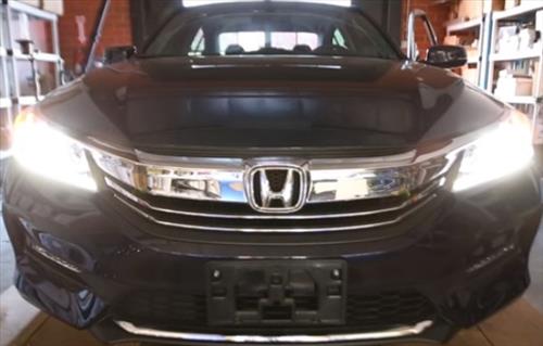 How To Replace the Headlight Bulb 2013 2017 Honda Accord
