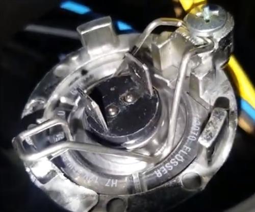 How to Replace Headlight Bulb 2011-2014 Hyundai Sonata Step 3