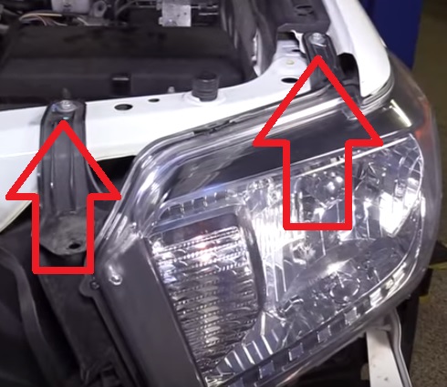 How to Replace Headlight Bulb 2014-2019 Toyota Tundra Step 10