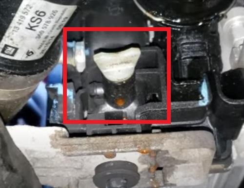 How To Replace a Chevy Cruze Thermostat Step 1