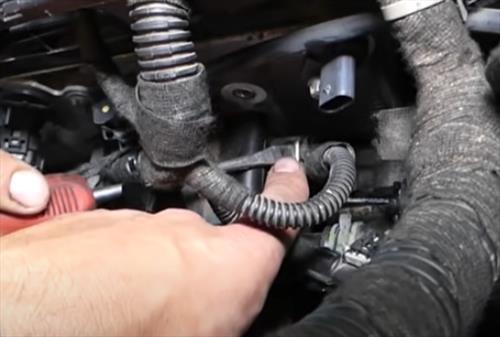 How to Replace the Chevy Cruze Coolant Temperature Sensor Step 2
