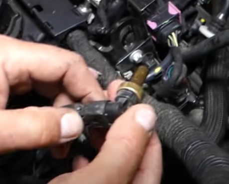 How to Replace the Chevy Cruze Coolant Temperature Sensor Step 3
