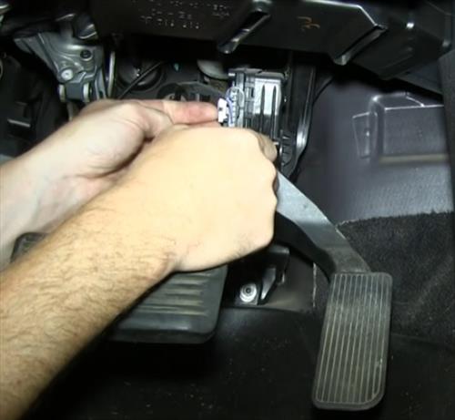 Causes and Fixes P1516 Code Chevy Reduced Engine Power Accelerator Pedal & Position Sensor