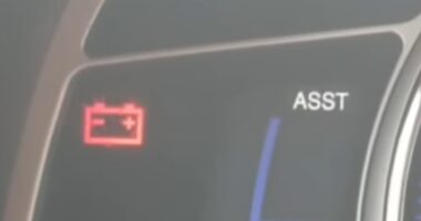 Causes and Fixes Battery Light On But Alternator is Charging