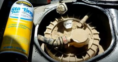How to Tell If the Fuel Pump Has Failed Without a Pressure Gauge