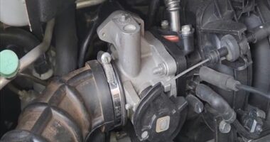 Symptoms of a Bad Throttle Position Sensor
